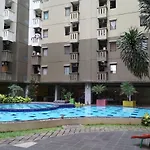 Stylish & Strategic 2Br At Gateway Ahmad Yani Cicadas Apartment Near Mall By Travelio