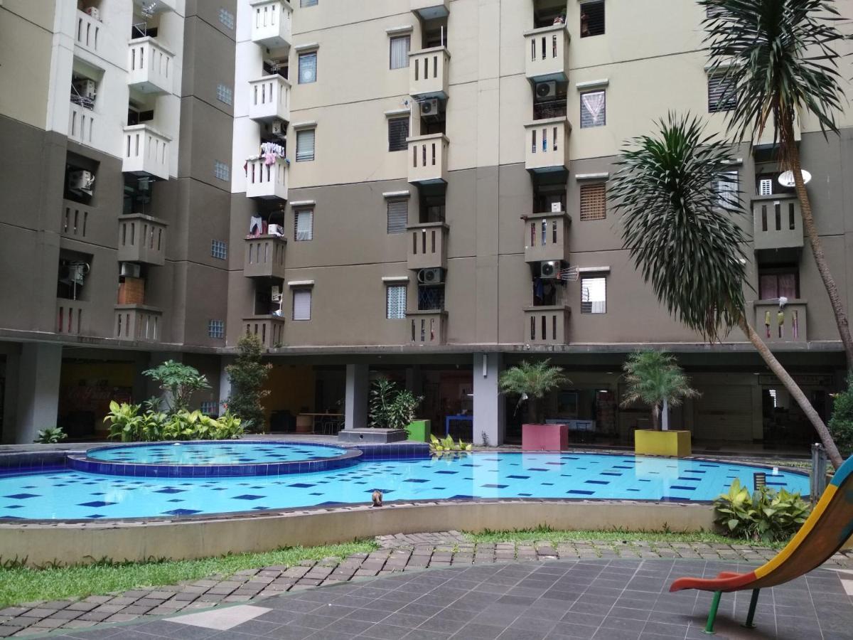 Apartemen Stylish & Strategic 2br At Gateway Ahmad Yani Cicadas Near Mall By Travelio *