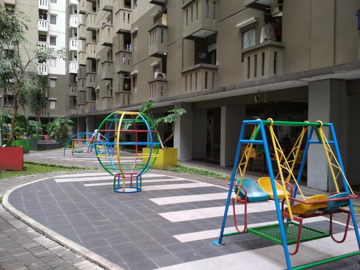 Stylish & Strategic 2br At Gateway Ahmad Yani Cicadas Near Mall By Travelio